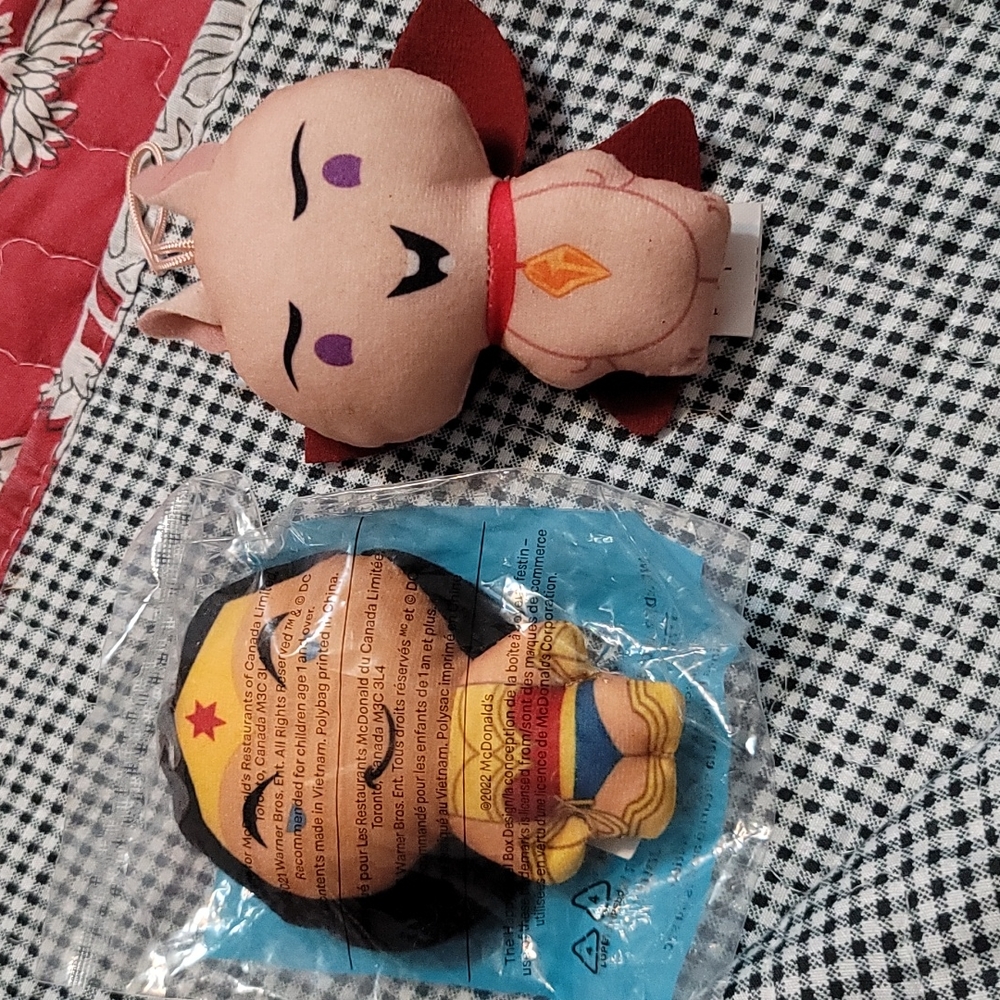 Set of 2 Super Pets Wonder Woman and Villian Lulu the Guinea Pig Hanging Plush